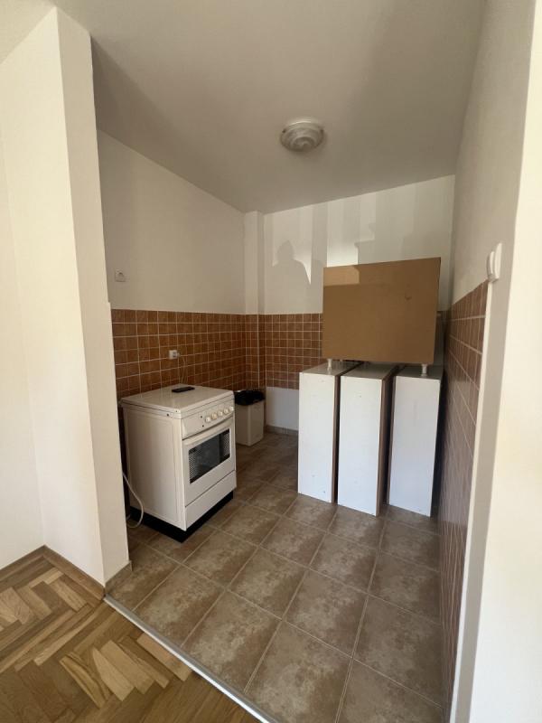 Slika 3 - Stan,NOVI SAD,NOVI BULEVAR,kv: 43.00, € 130000, ID: 1059495