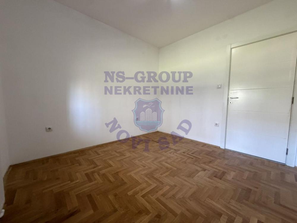 Slika 4 - Dvosoban, 41m2, Bulevar patrijarha Pavla (Somborski bulevar) Novi Sad, sa terasom, ima lift