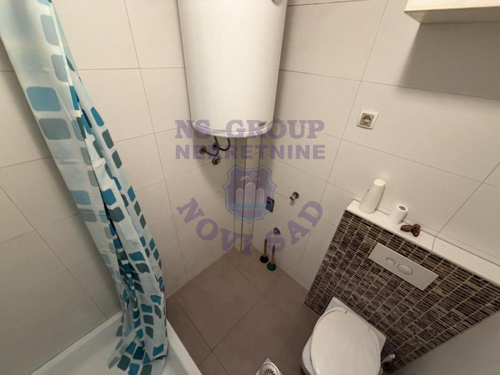 Slika 6 - Dvosoban, 41m2, Bulevar patrijarha Pavla (Somborski bulevar) Novi Sad, sa terasom, ima lift