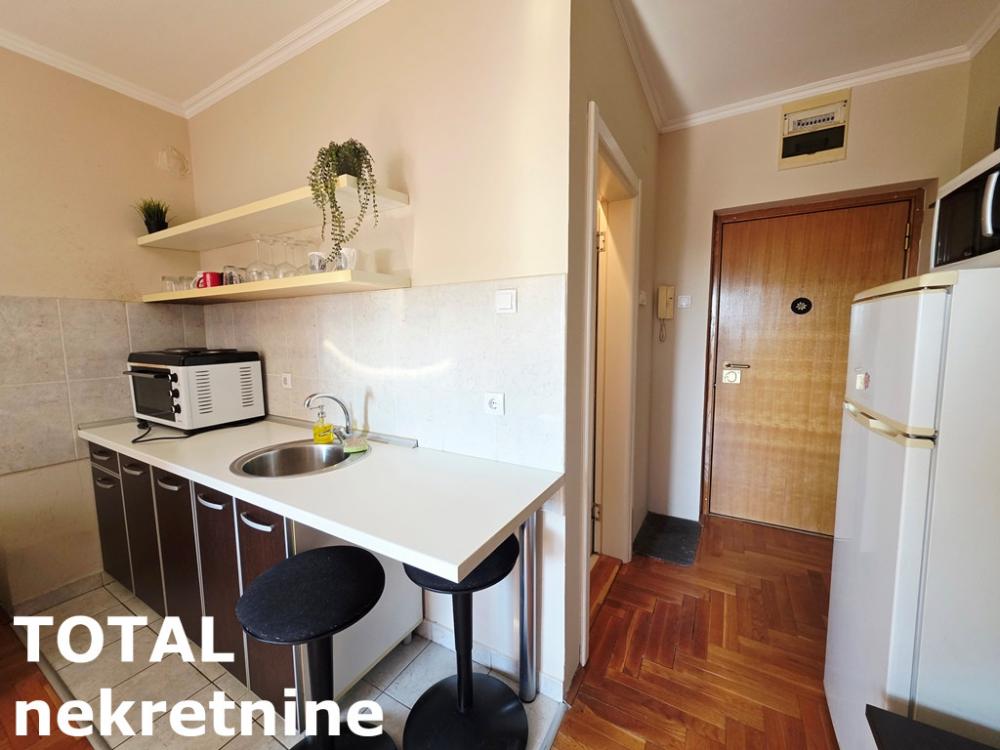 Slika 6 - Stan,NOVI SAD,BULEVAR,kv: 23.00, € 93000, ID: 1102683