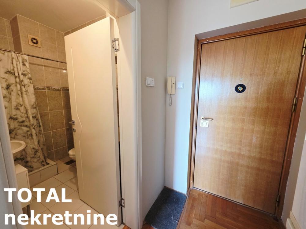 Slika 7 - Stan,NOVI SAD,BULEVAR,kv: 23.00, € 93000, ID: 1102683