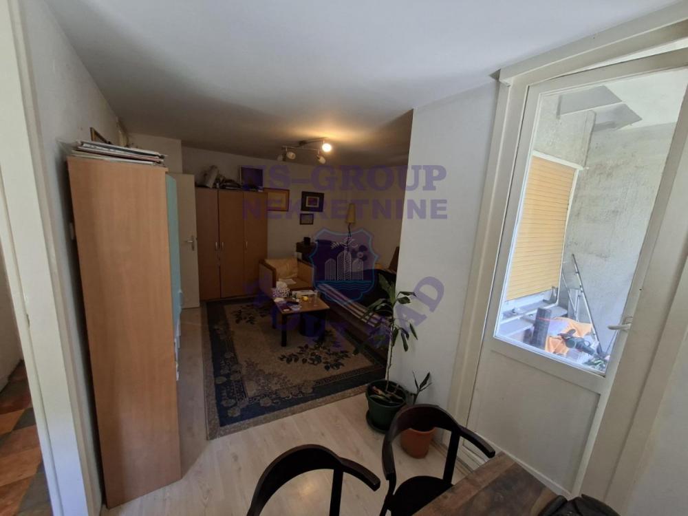 Slika 3 - Dvosoban, 53m2, Liman 3 Novi Sad, sa terasom, ima lift