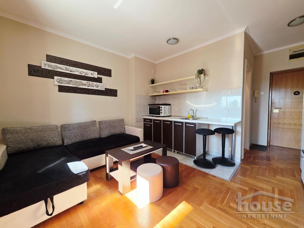 Slika 2 - Stan,NOVI SAD,BULEVAR,kv: 23.00, € 98000, ID: 1065837