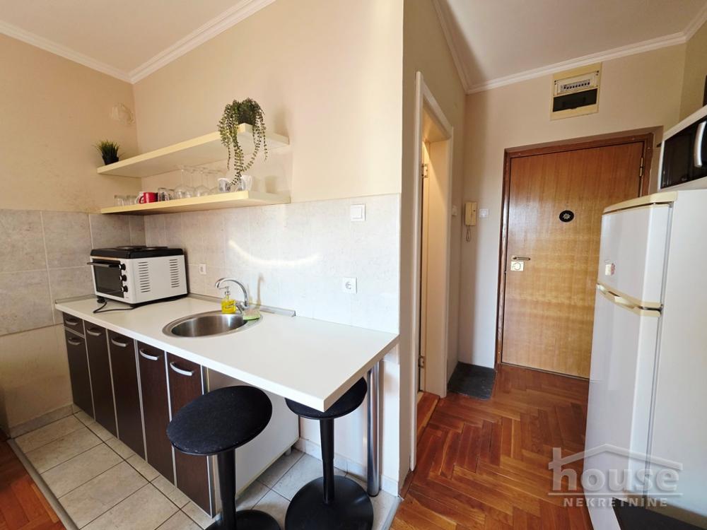 Slika 6 - Stan,NOVI SAD,BULEVAR,kv: 23.00, € 98000, ID: 1065837