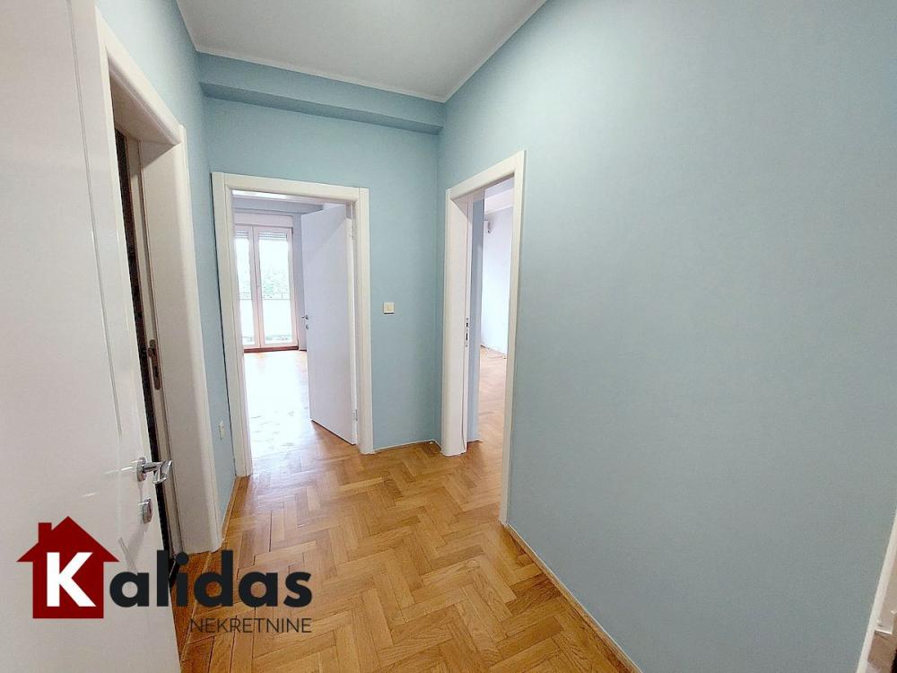 Slika 7 - Stan,NOVI SAD,CENTAR,kv: 78, € 257500, ID: 1008822