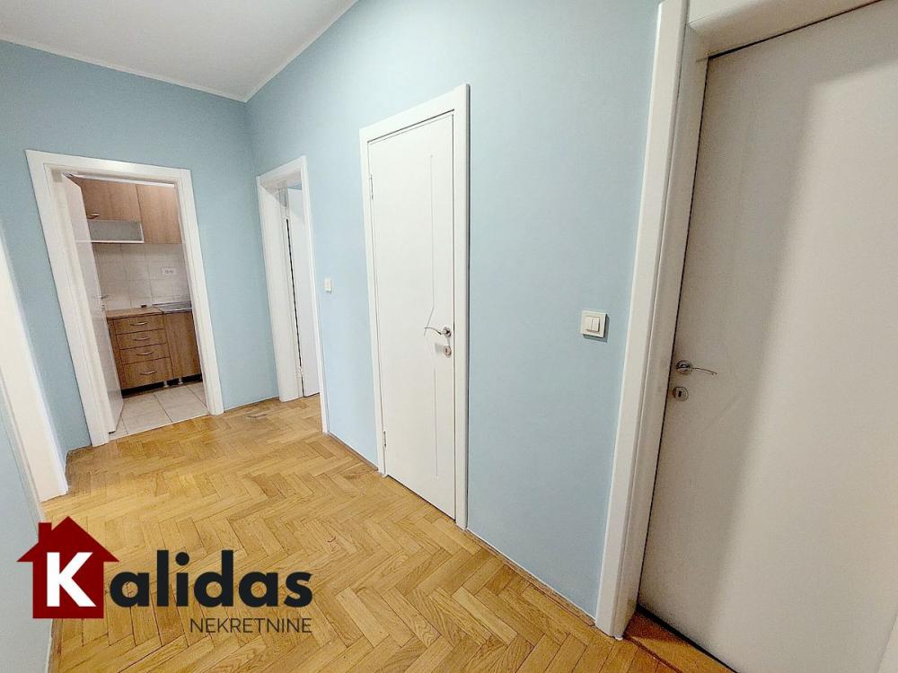 Slika 4 - Stan,NOVI SAD,CENTAR,kv: 78, € 257500, ID: 1008822
