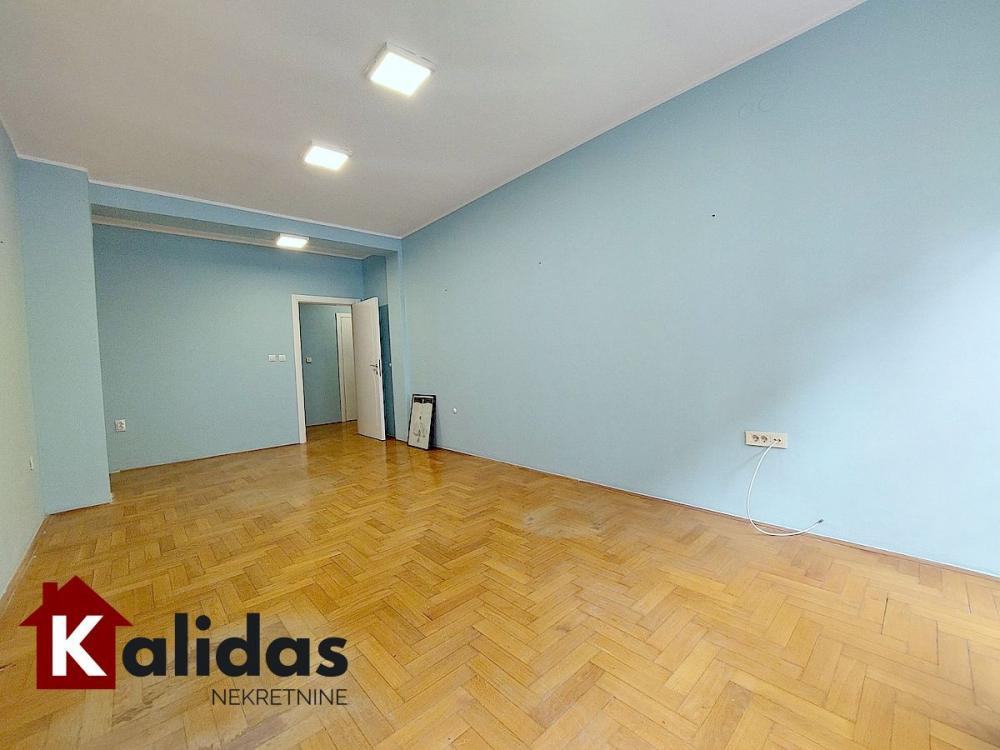Slika 2 - Stan,NOVI SAD,CENTAR,kv: 78, € 257500, ID: 1008822