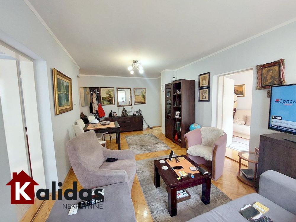 Slika 5 - Stan,NOVI SAD,CENTAR,kv: 52, € 154500, ID: 1008821