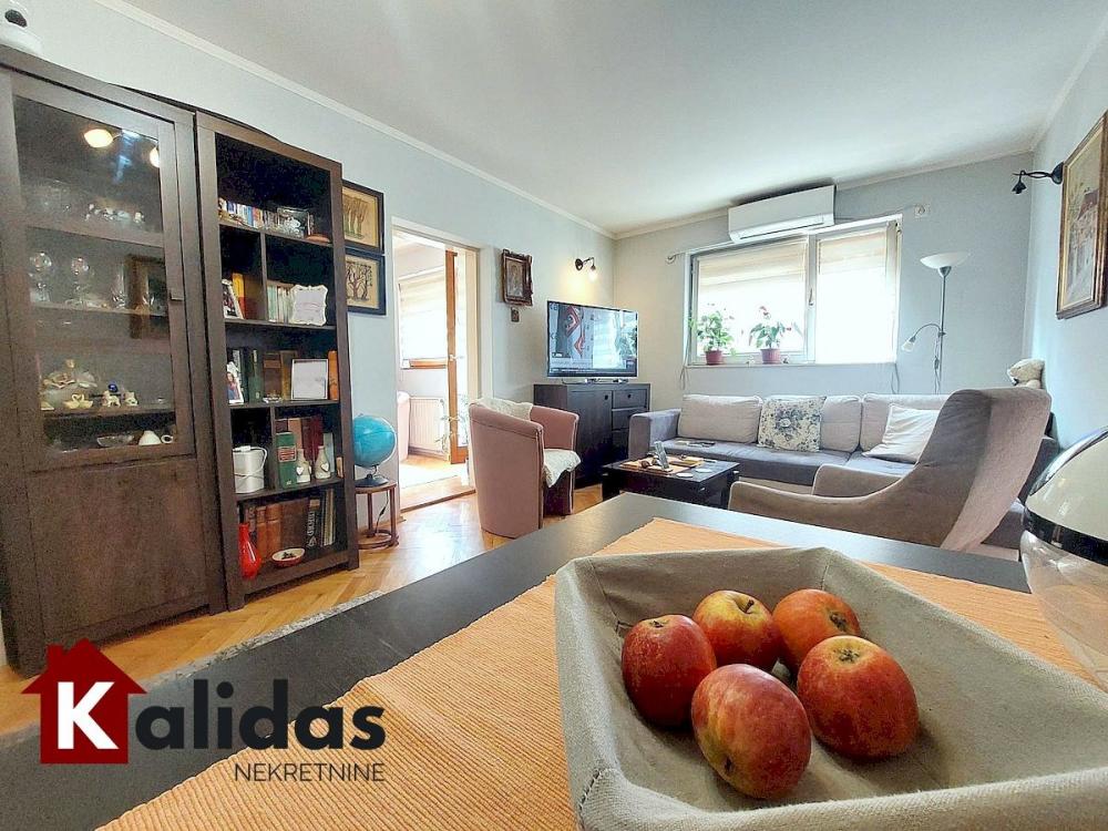 Slika 4 - Stan,NOVI SAD,CENTAR,kv: 52, € 154500, ID: 1008821
