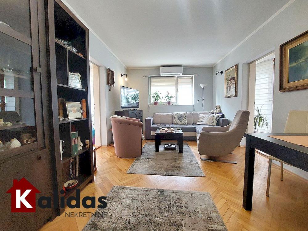 Slika 2 - Stan,NOVI SAD,CENTAR,kv: 52, € 154500, ID: 1008821