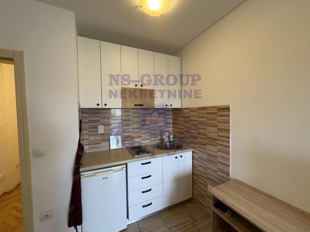 Slika 1 - 571790-Odlicna garsonjera sa terasom!