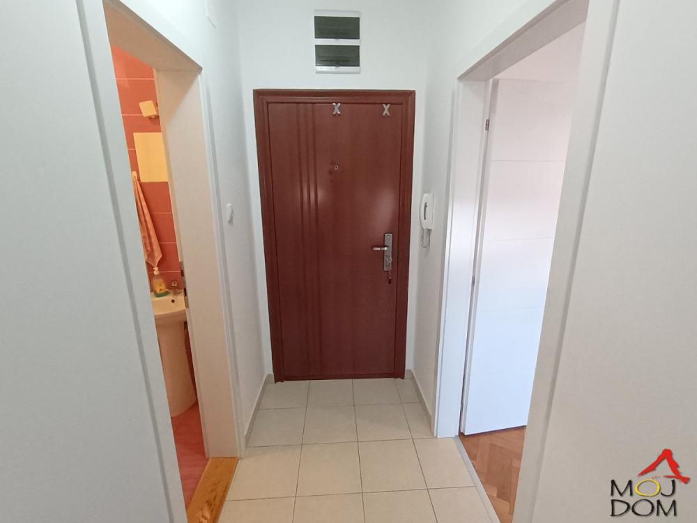 Slika 9 - Stan,NOVI SAD,SOMBORSKI BULEVAR,kv: 36, € 113300, ID: 1032338