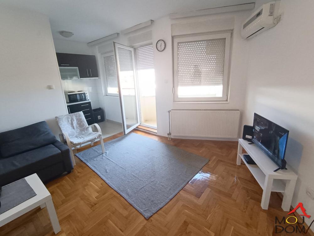 Slika 2 - Stan,NOVI SAD,SOMBORSKI BULEVAR,kv: 36, € 113300, ID: 1032338