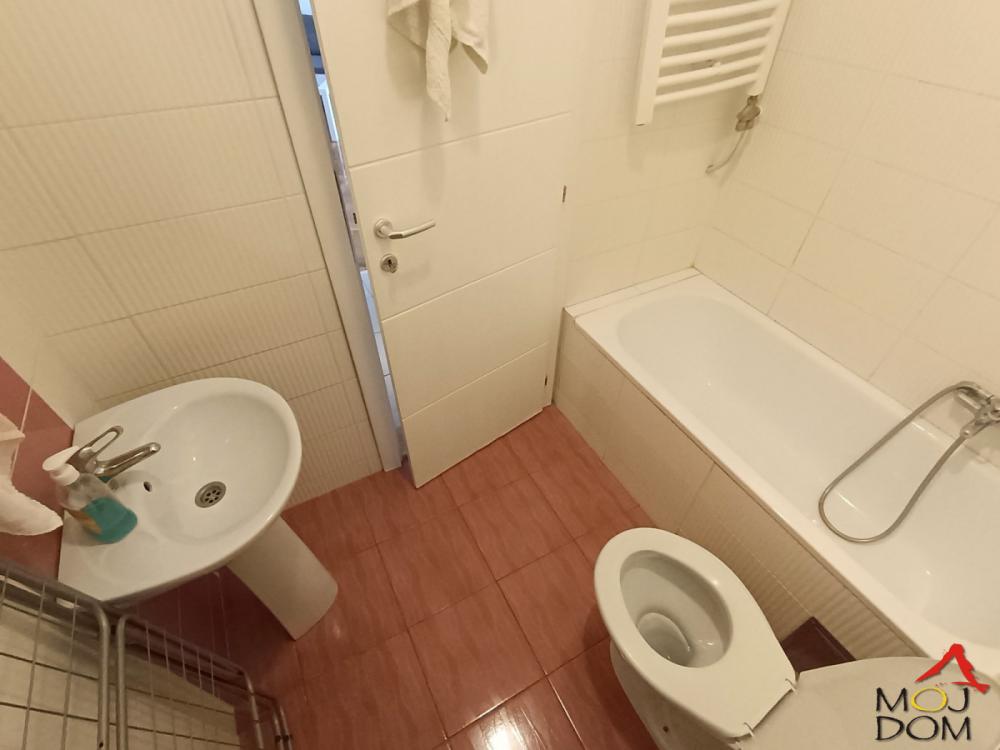 Slika 10 - Stan,NOVI SAD,SOMBORSKI BULEVAR,kv: 36, € 113300, ID: 1032338