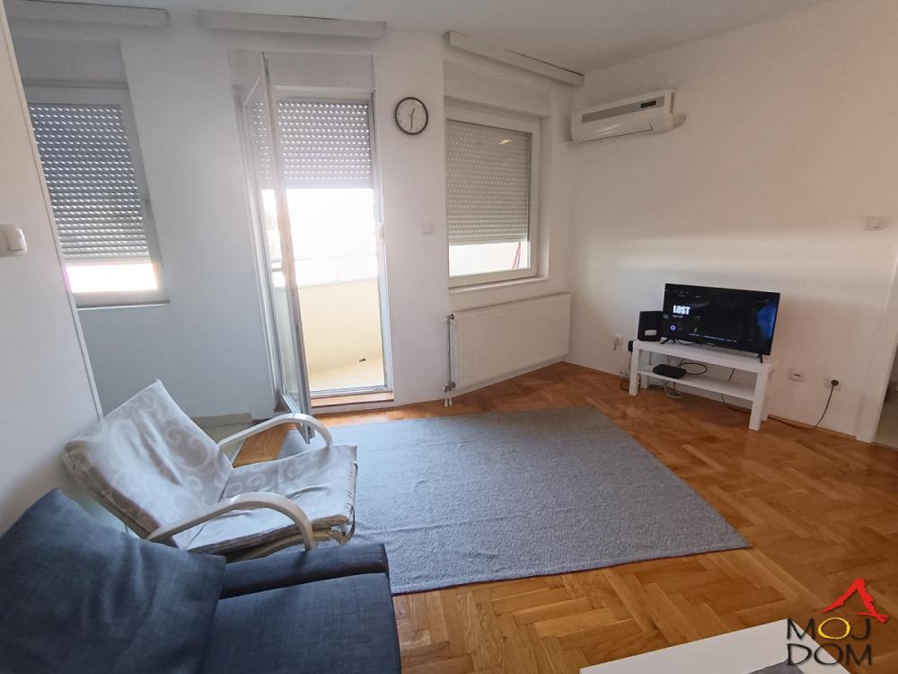 Slika 3 - Stan,NOVI SAD,SOMBORSKI BULEVAR,kv: 36, € 113300, ID: 1032338