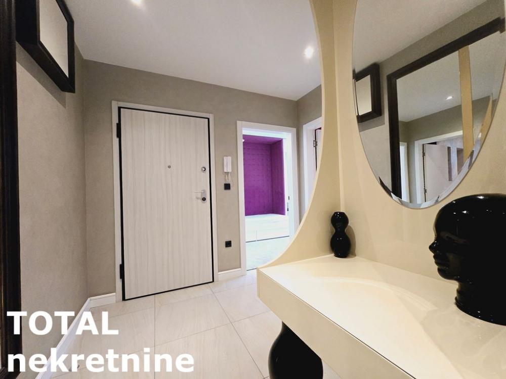 Slika 6 - Stan,NOVI SAD,CENTAR,kv: 113.00, € 460000, ID: 1102706