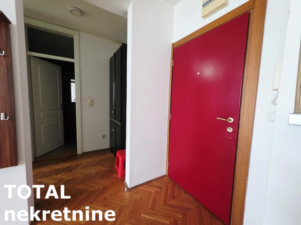 Slika 9 - Stan,NOVI SAD,BULEVAR,kv: 53.00, € 185500, ID: 1102443