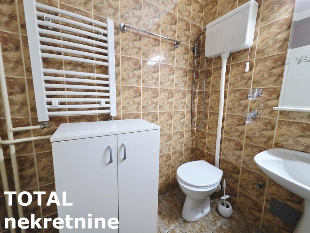 Slika 8 - Stan,NOVI SAD,BULEVAR,kv: 53.00, € 185500, ID: 1102443
