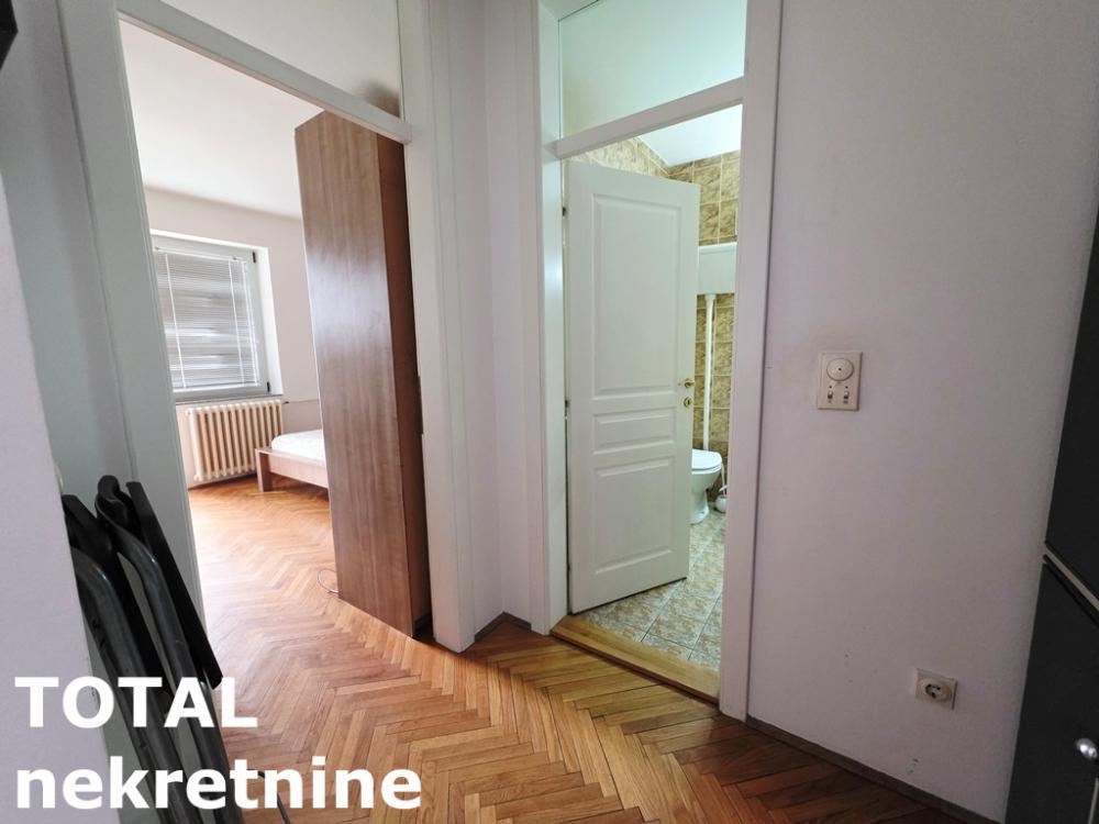 Slika 10 - Stan,NOVI SAD,BULEVAR,kv: 53.00, € 185500, ID: 1102443