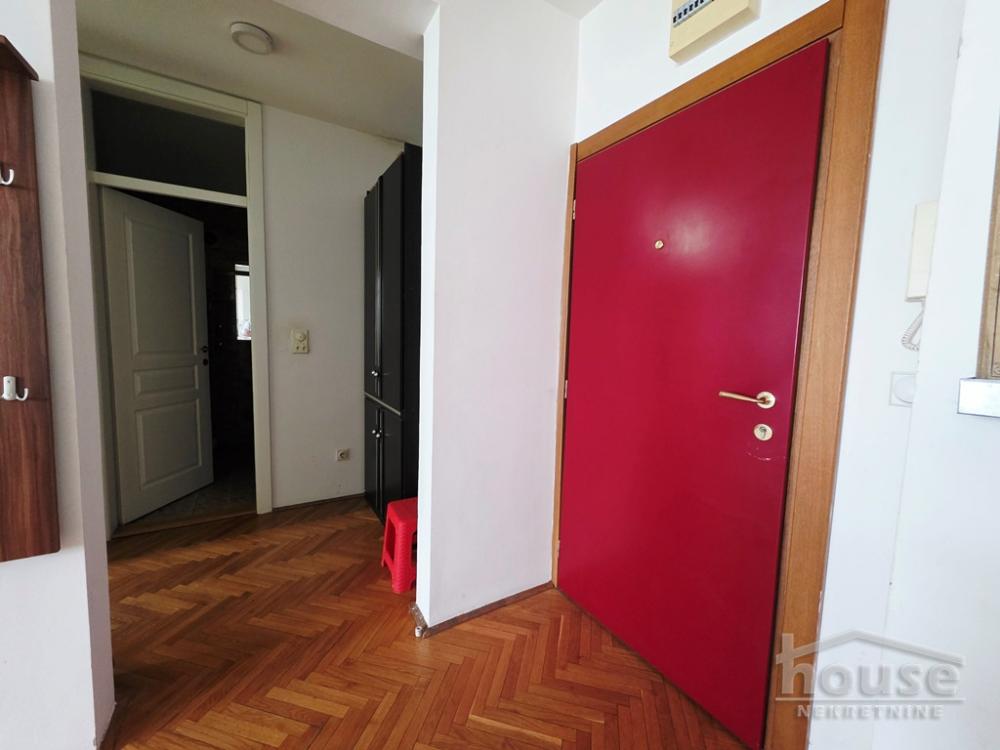 Slika 9 - Stan,NOVI SAD,BULEVAR,kv: 53.00, € 185500, ID: 1065595