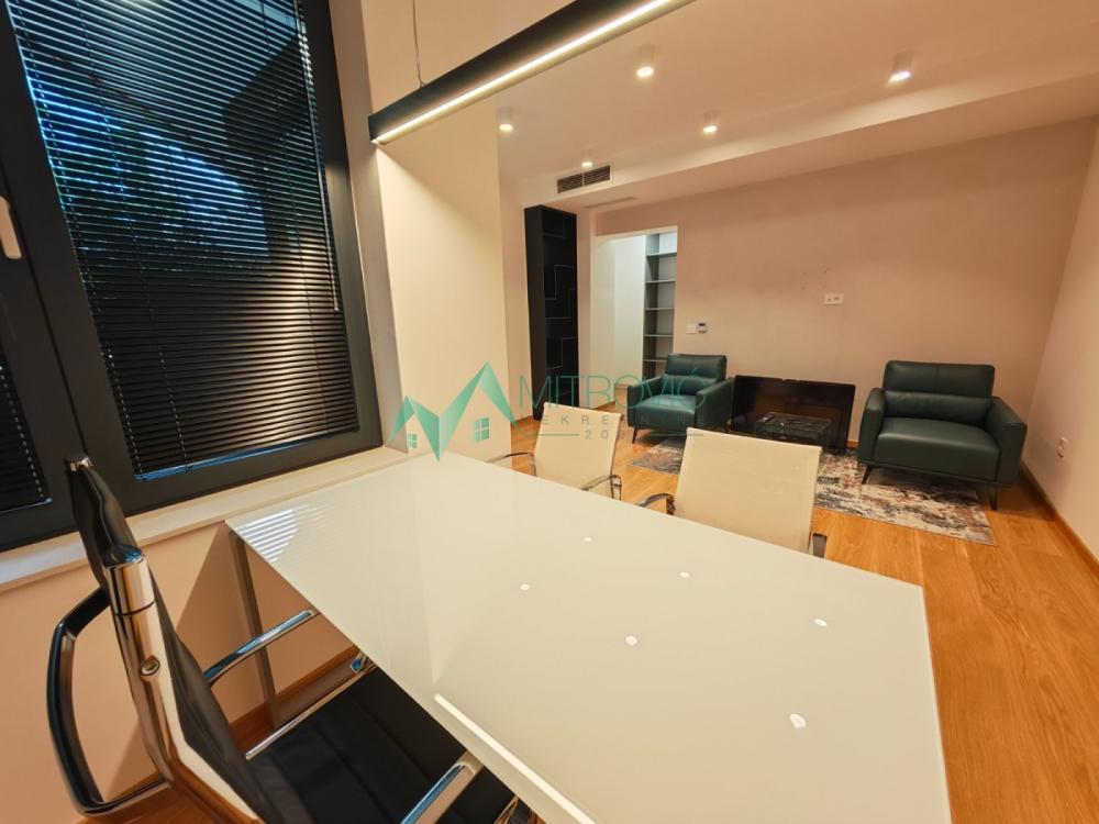 Slika 8 - Trosoban poslovni apartman površine 101 m² u Pupinovoj palati! 