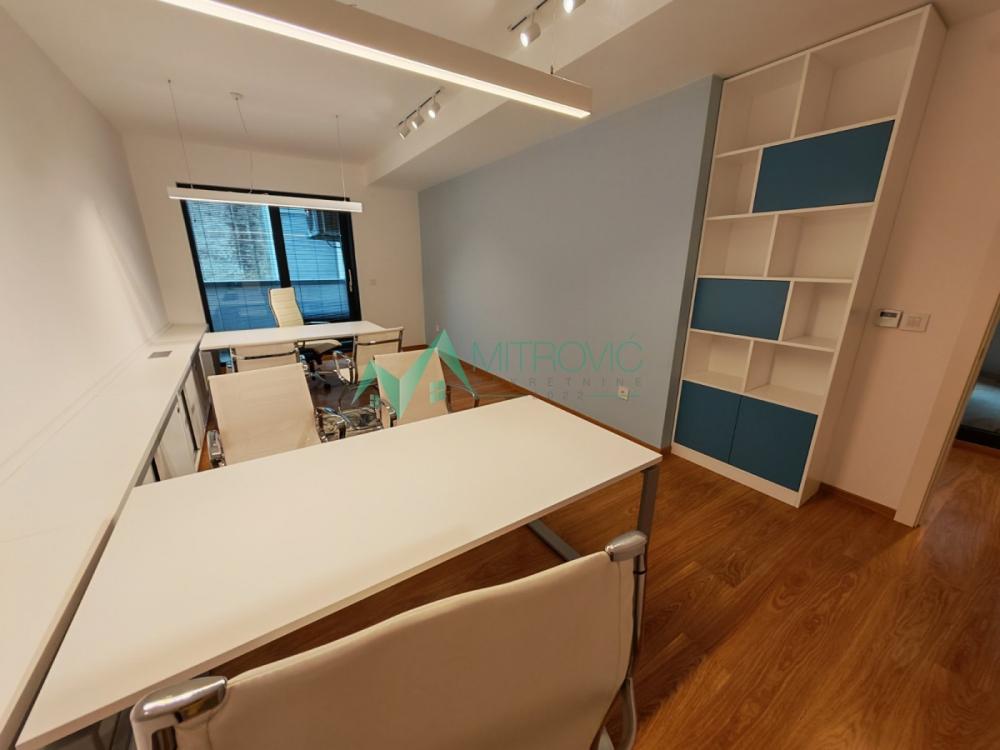 Slika 10 - Trosoban poslovni apartman površine 101 m² u Pupinovoj palati! 