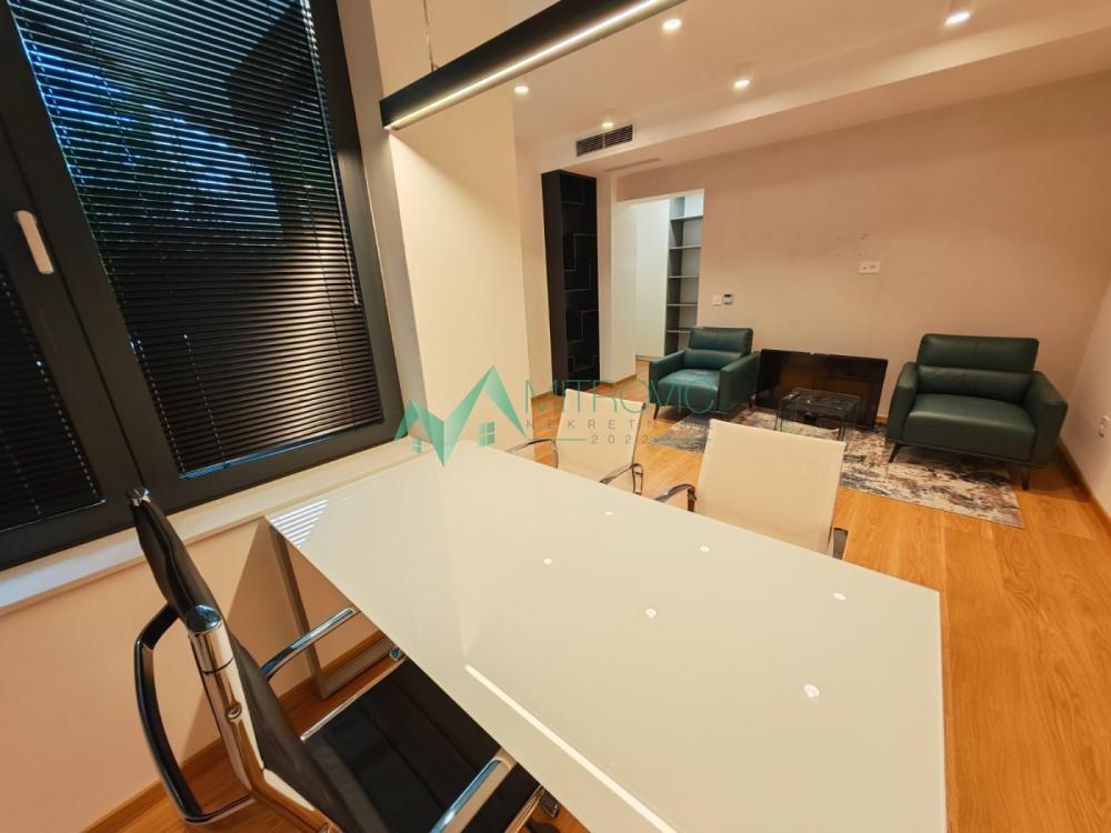 Slika 7 - Trosoban poslovni apartman površine 101 m² u Pupinovoj palati! 