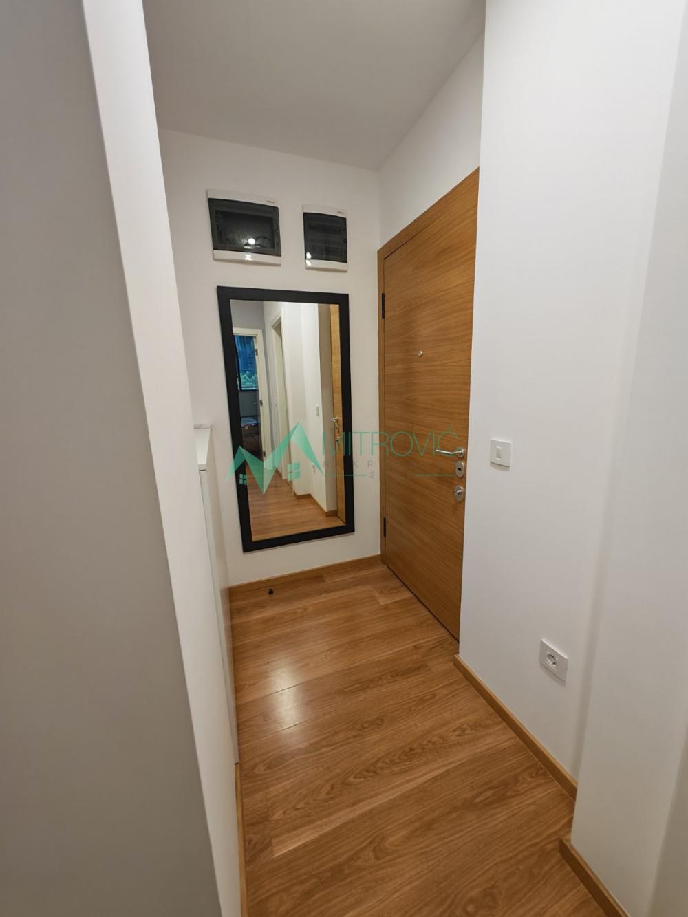 Slika 9 - Moderno opremljen poslovni apartman u srcu Novog Sada, smeš