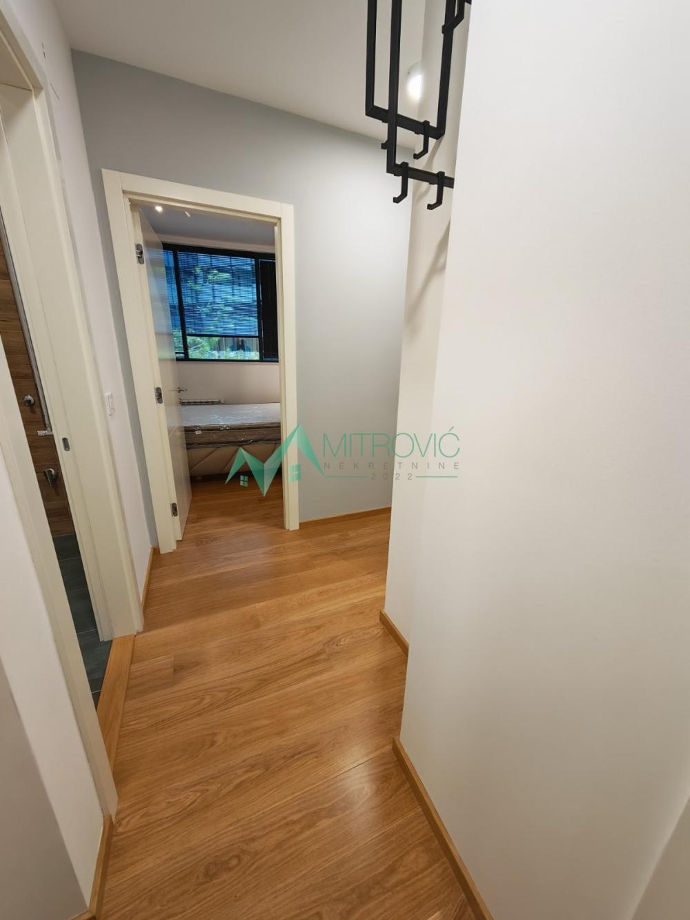 Slika 8 - Moderno opremljen poslovni apartman u srcu Novog Sada, smeš