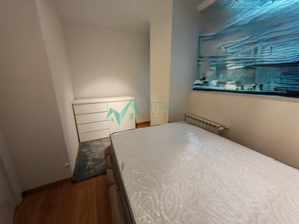 Slika 6 - Moderno opremljen poslovni apartman u srcu Novog Sada, smeš