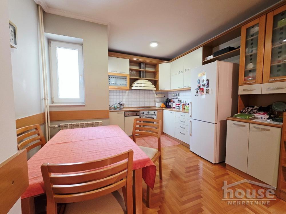 Slika 3 - Stan,NOVI SAD,CENTAR,kv: 53.00, € 150000, ID: 1065851