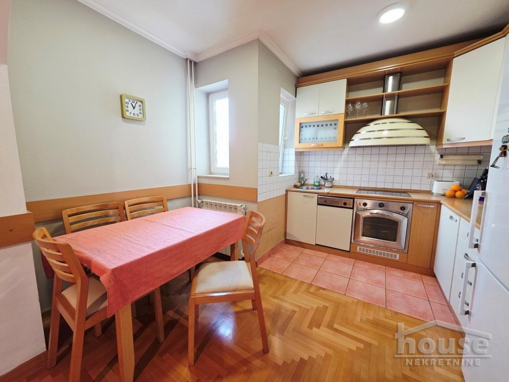Slika 4 - Stan,NOVI SAD,CENTAR,kv: 53.00, € 150000, ID: 1065851