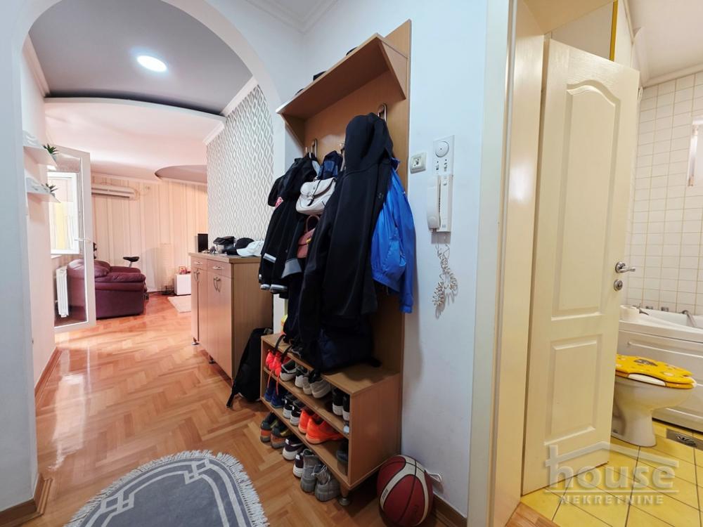 Slika 11 - Stan,NOVI SAD,CENTAR,kv: 53.00, € 150000, ID: 1065851