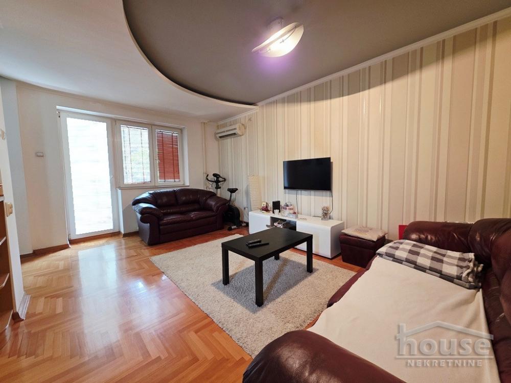 Slika 1 - Stan,NOVI SAD,CENTAR,kv: 53.00, € 150000, ID: 1065851