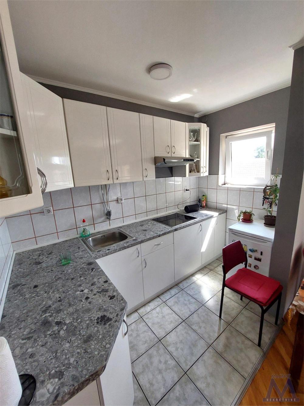 Slika 4 - Stan,NOVI SAD,AVIJACIJA,kv: 56, € 125000, ID: 1019377