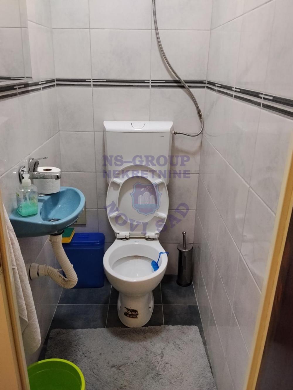 Slika 4 - 571900-Stan je komplet renoviran.