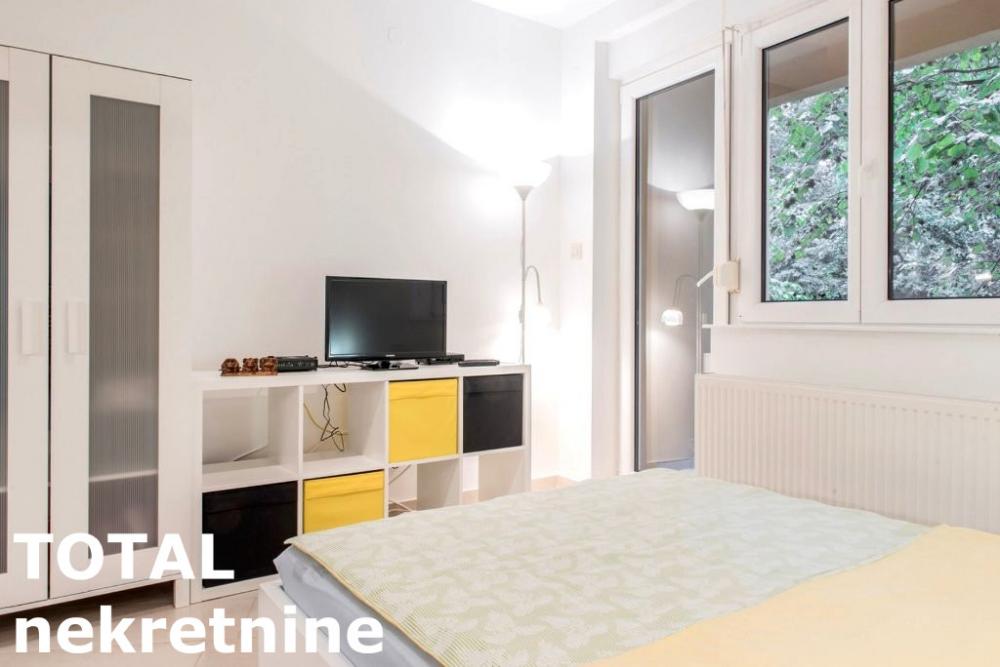 Slika 2 - Stan,NOVI SAD,CENTAR,kv: 24.00, € 90000, ID: 1098878
