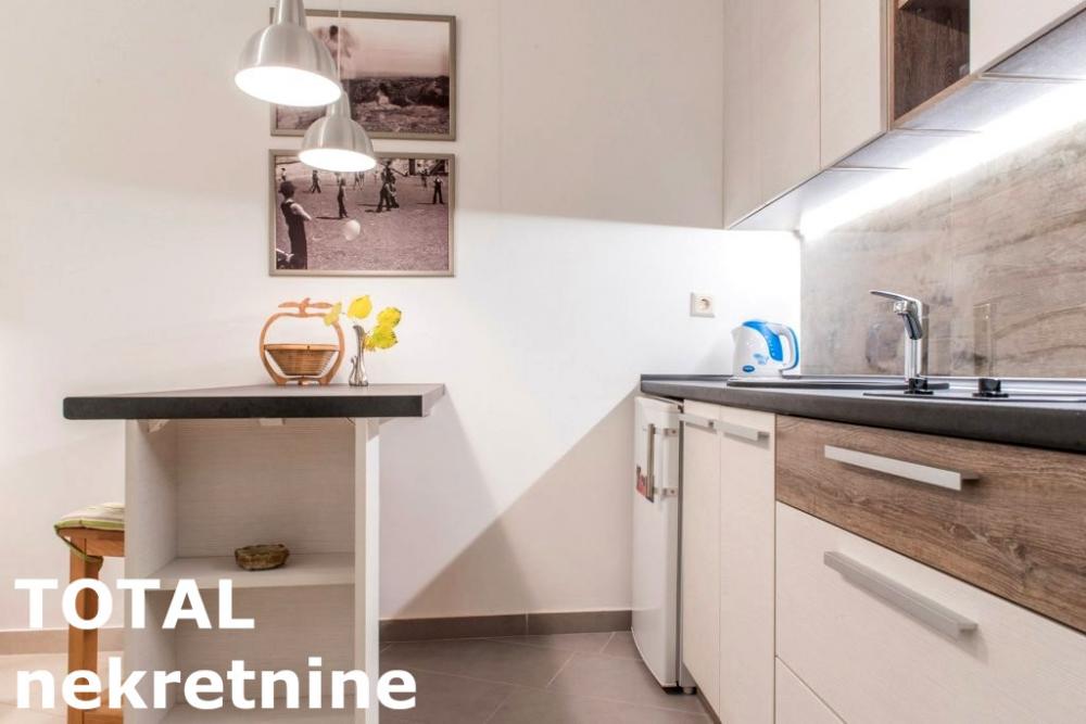 Slika 4 - Stan,NOVI SAD,CENTAR,kv: 24.00, € 90000, ID: 1098878