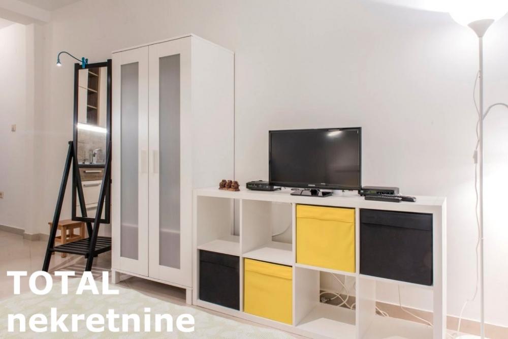 Slika 3 - Stan,NOVI SAD,CENTAR,kv: 24.00, € 90000, ID: 1098878