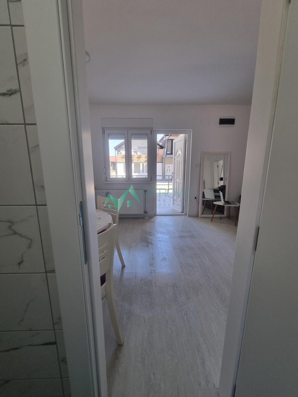 Slika 9 - Dvosoban stan 51m² - centar Veternika. 