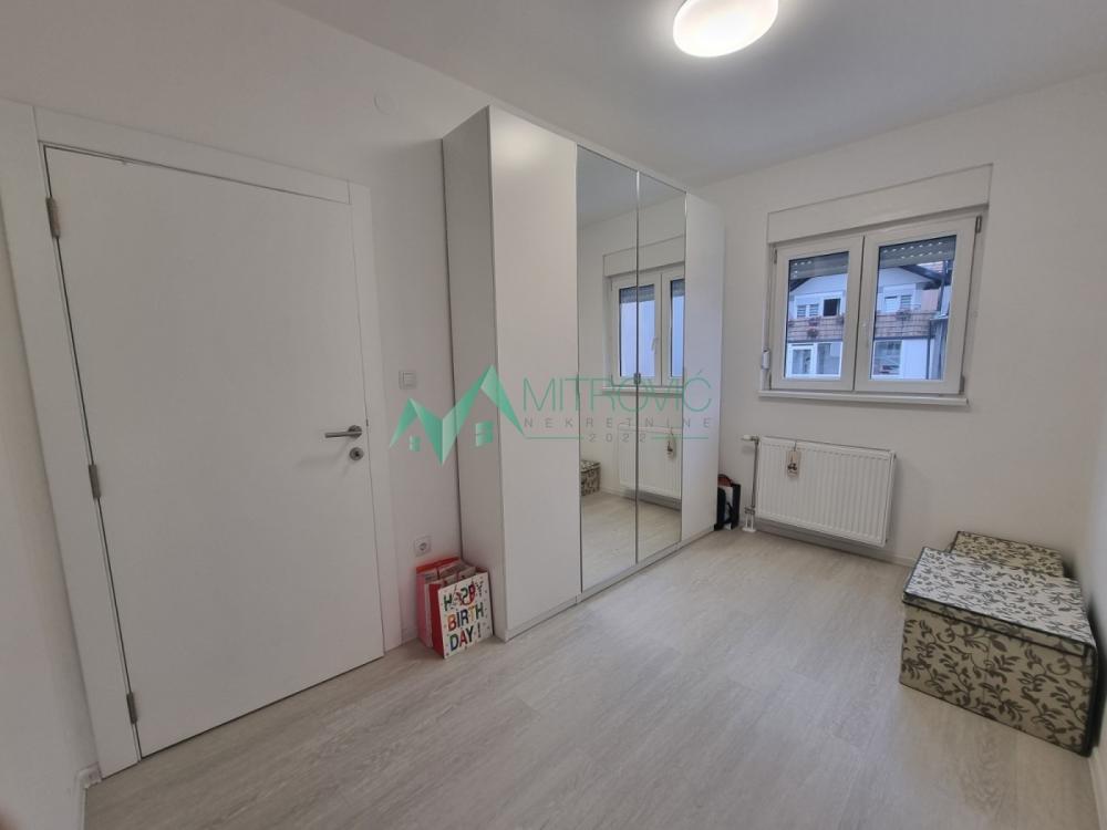 Slika 6 - Dvosoban stan 51m² - centar Veternika. 