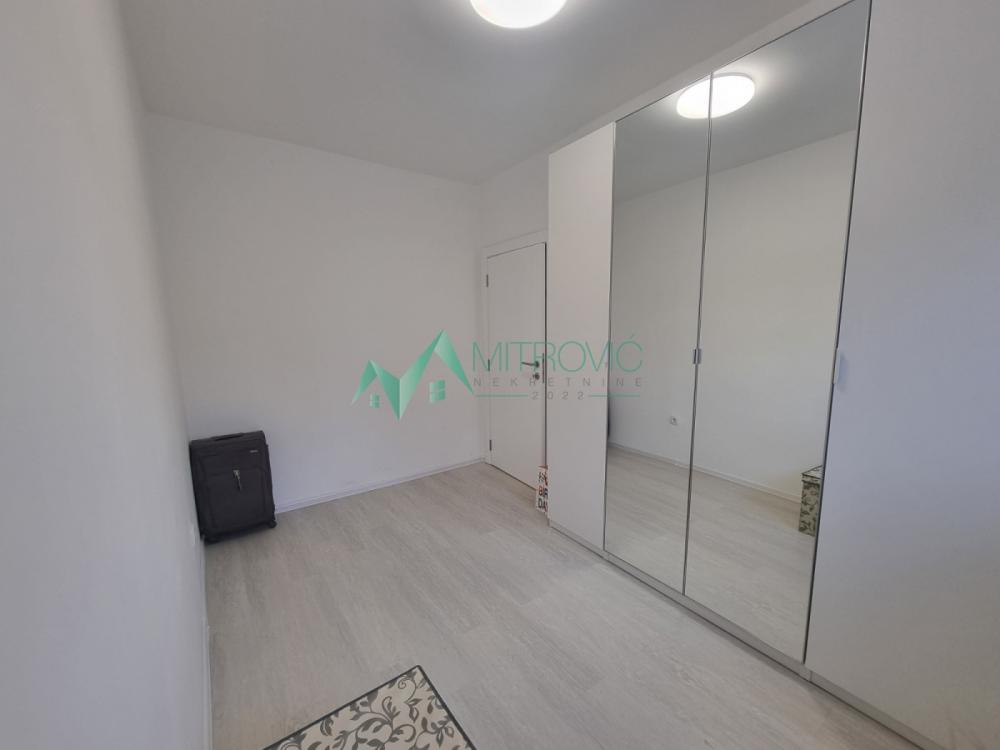 Slika 5 - Dvosoban stan 51m² - centar Veternika. 