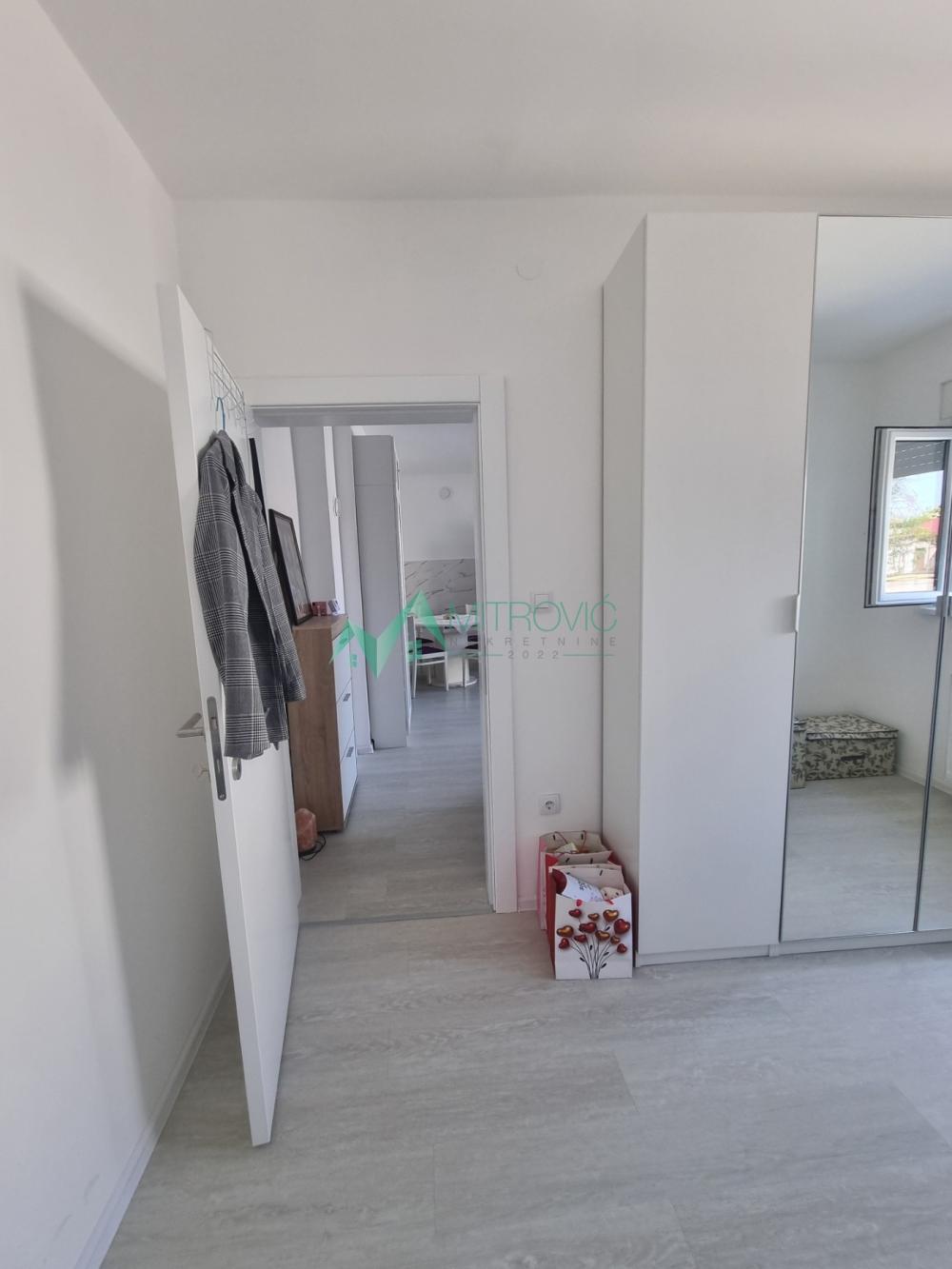 Slika 7 - Dvosoban stan 51m² - centar Veternika. 