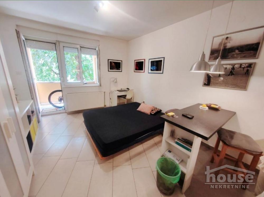 Slika 4 - Stan,NOVI SAD,CENTAR,kv: 24.00, € 90000, ID: 1062029