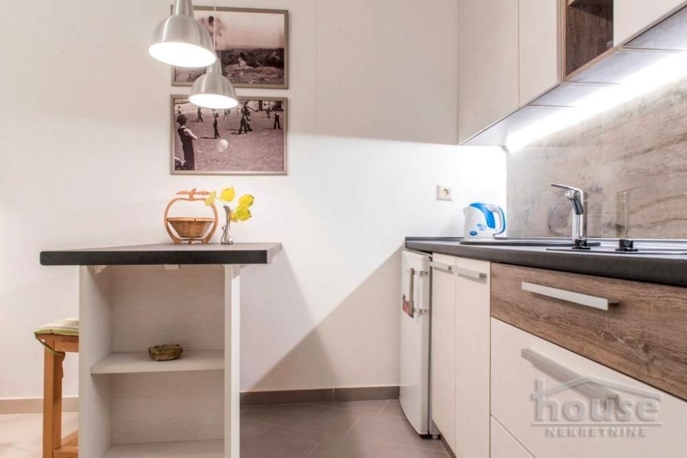 Slika 6 - Stan,NOVI SAD,CENTAR,kv: 24.00, € 90000, ID: 1062029