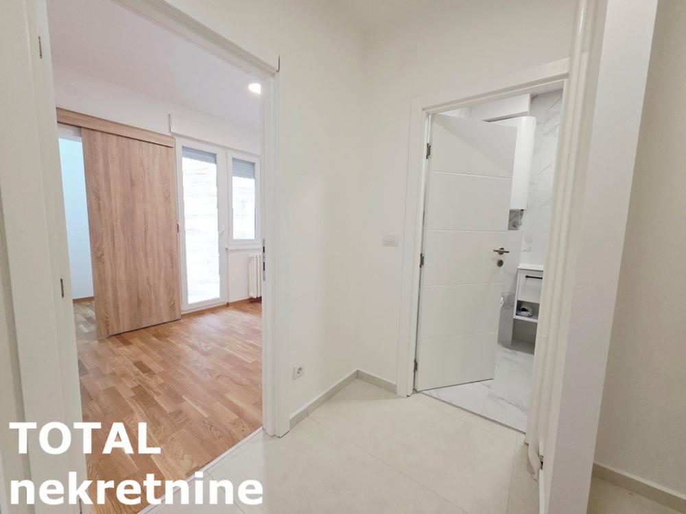 Slika 8 - Stan,NOVI SAD,CENTAR,kv: 42.00, € 145000, ID: 1102698