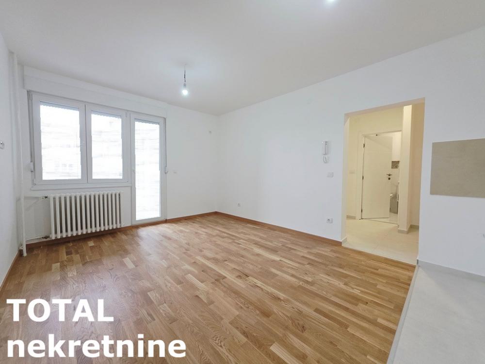 Slika 1 - Stan,NOVI SAD,CENTAR,kv: 42.00, € 145000, ID: 1102698