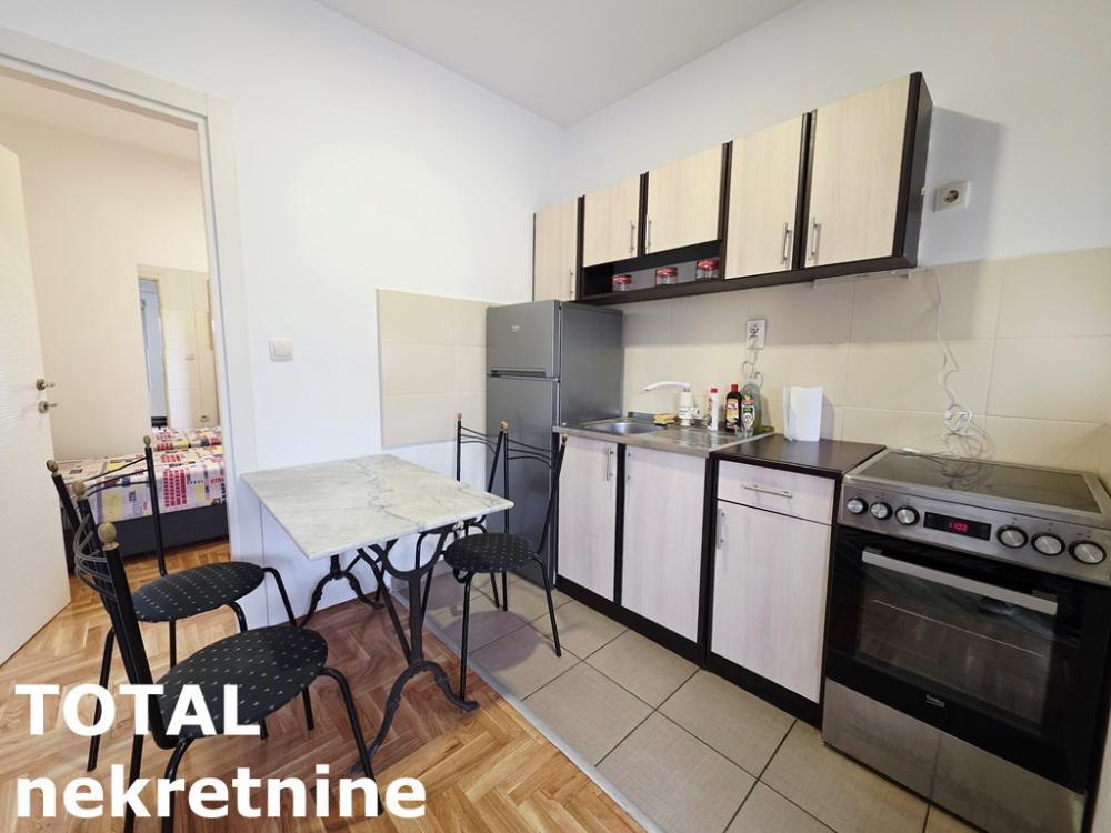 Slika 3 - Stan,NOVI SAD,ADICE,kv: 29.00, € 88000, ID: 1102681
