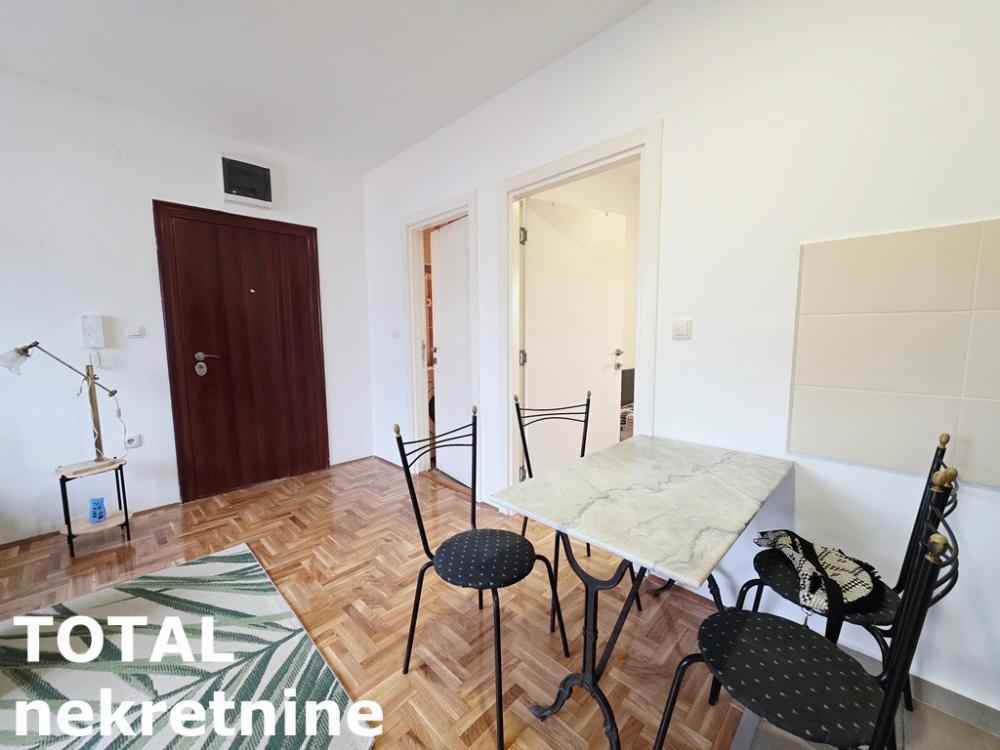 Slika 4 - Stan,NOVI SAD,ADICE,kv: 29.00, € 88000, ID: 1102681