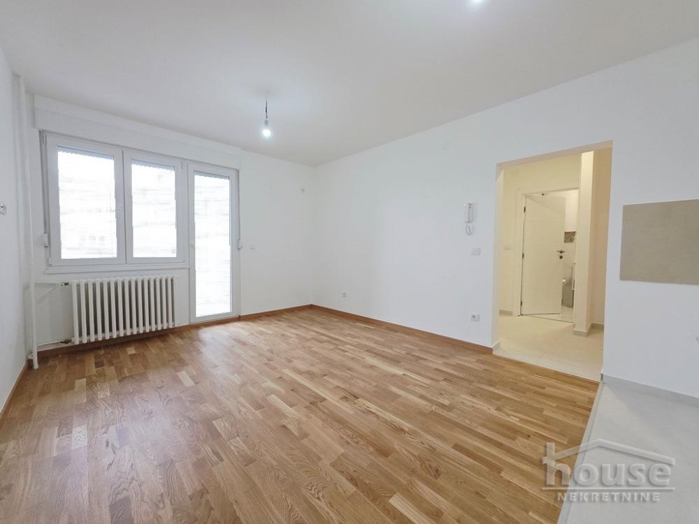 Slika 1 - Stan,NOVI SAD,CENTAR,kv: 42.00, € 145000, ID: 1065852